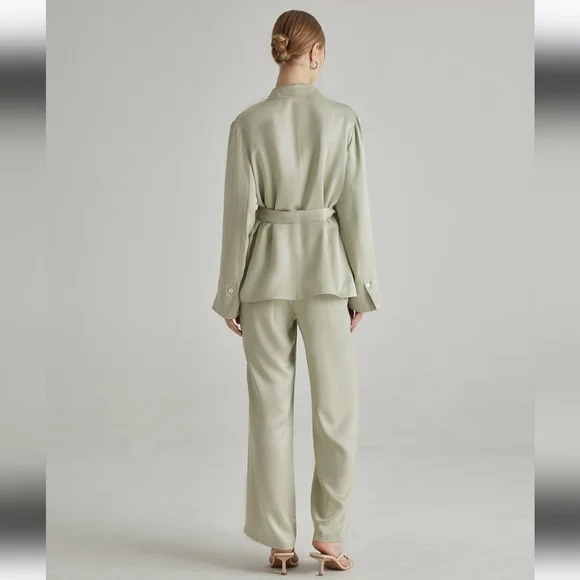 Silk Madison 100% genuine silk sage green pant suit | top and blazer - Picture 7 of 14